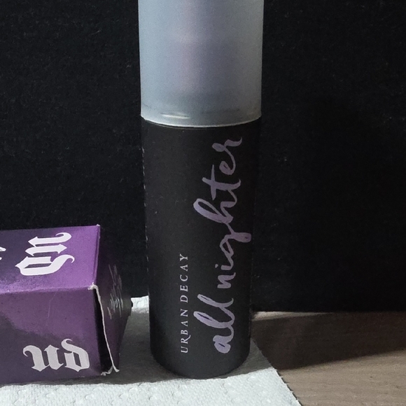 Urban Decay All Nighter Setting Spray - Clear When Applied - Picture 4 of 4